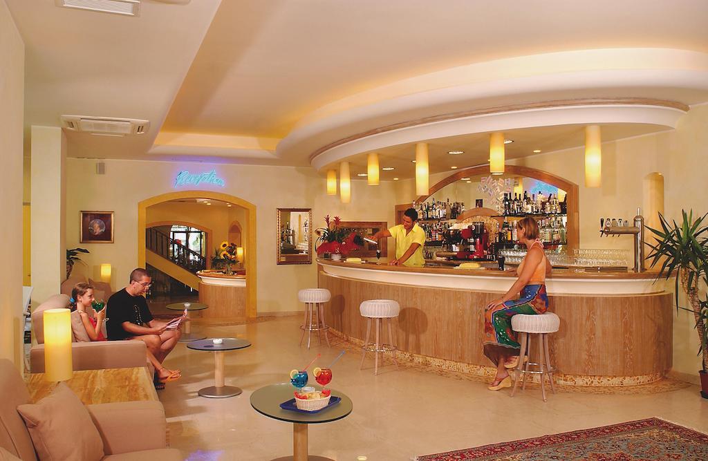 Hotel Vanni Misano Adriatico Esterno foto