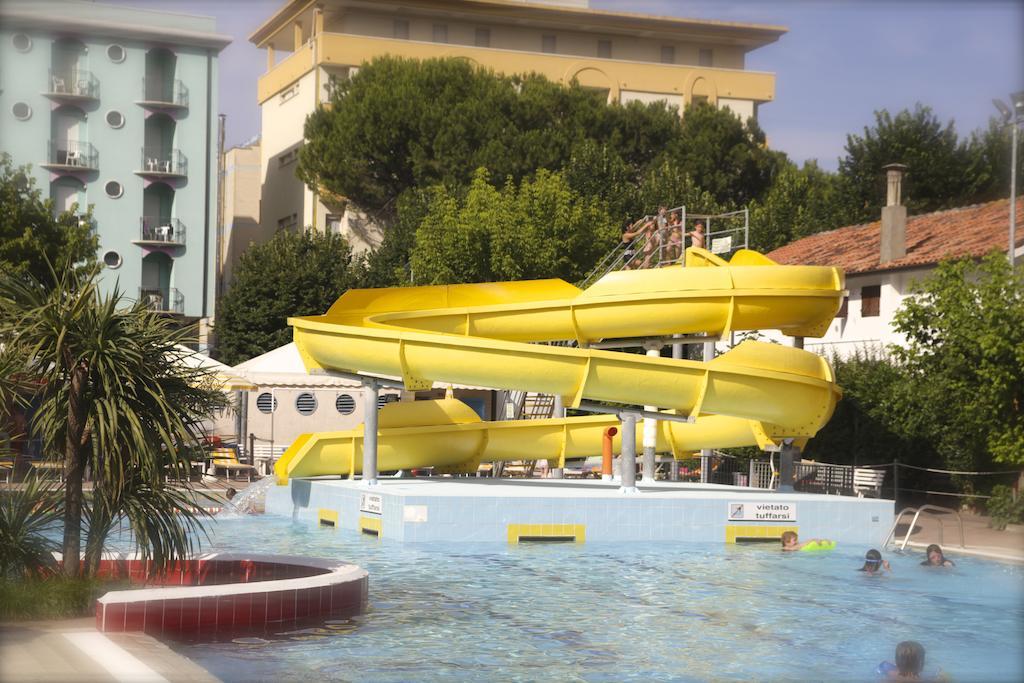 Hotel Vanni Misano Adriatico Esterno foto