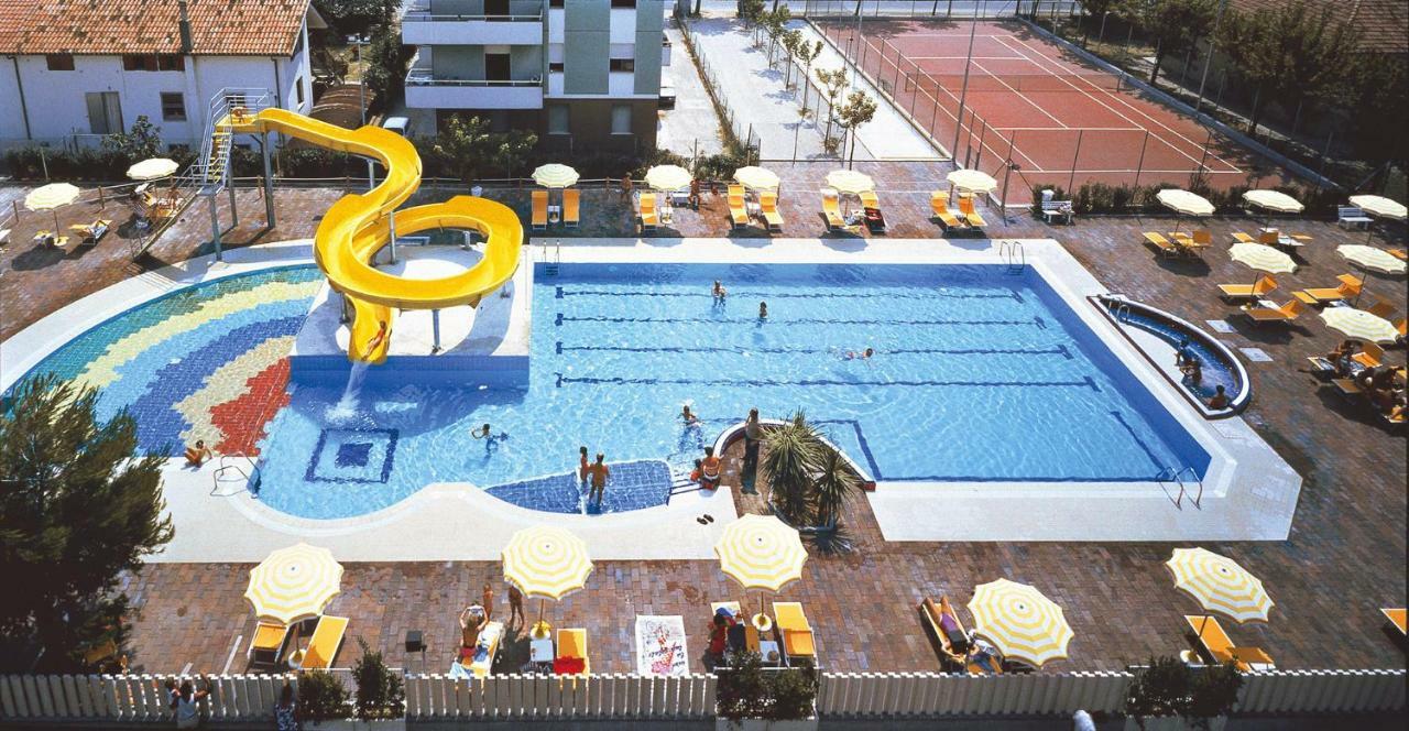 Hotel Vanni Misano Adriatico Esterno foto